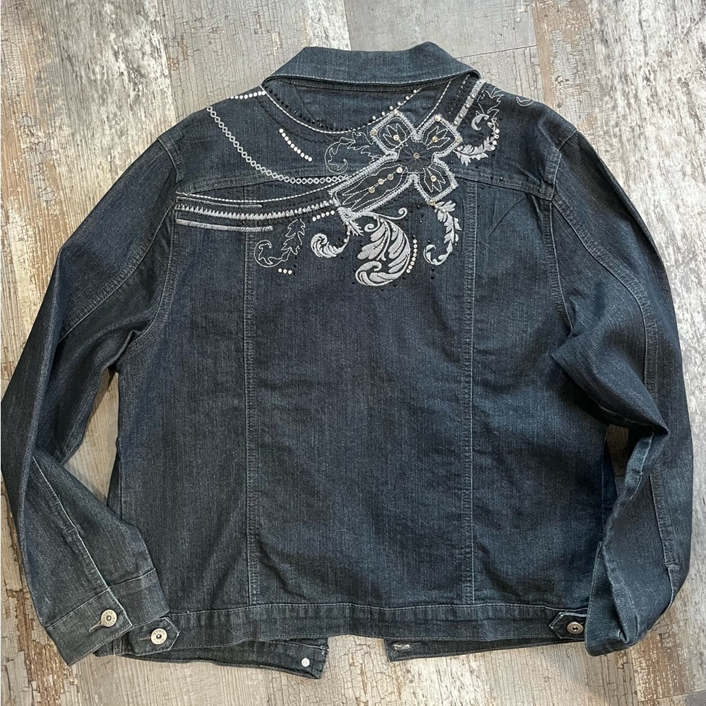 Denim Jean jacket with lots of bling, new without tags - Picture 5 of 12